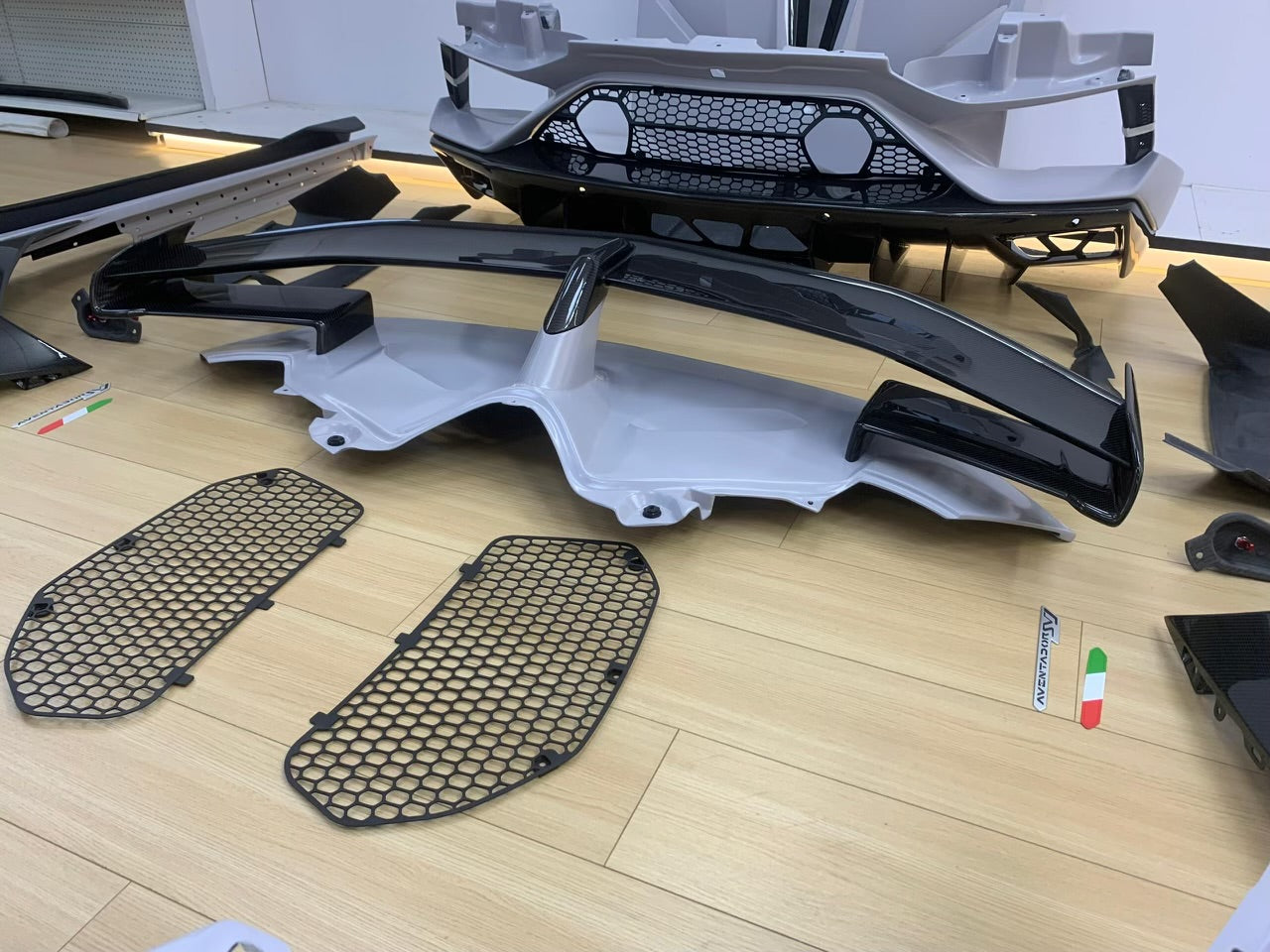 Aventador/S/SV to Aventador SVJ Dry Carbon Fiber Conversion kit