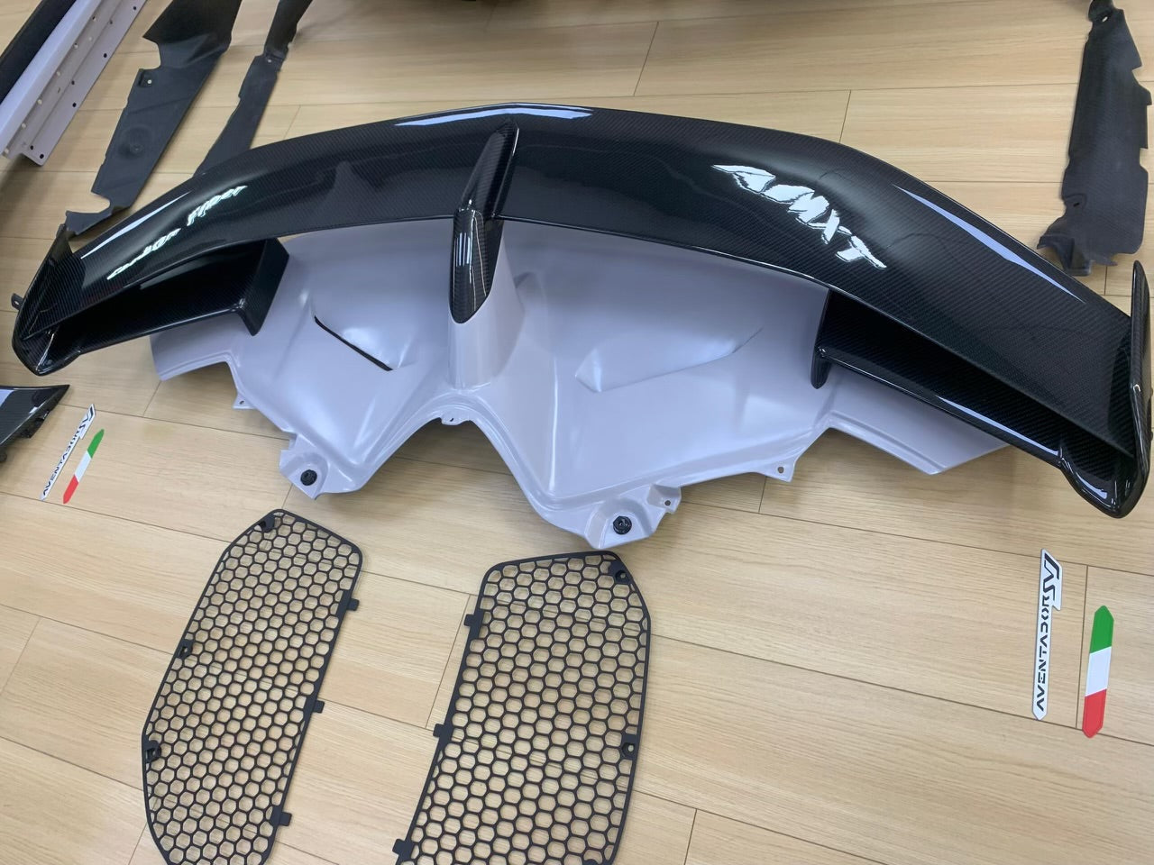 Aventador/S/SV to Aventador SVJ Dry Carbon Fiber Conversion kit