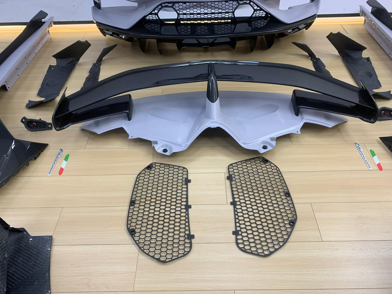 Aventador/S/SV to Aventador SVJ Dry Carbon Fiber Conversion kit