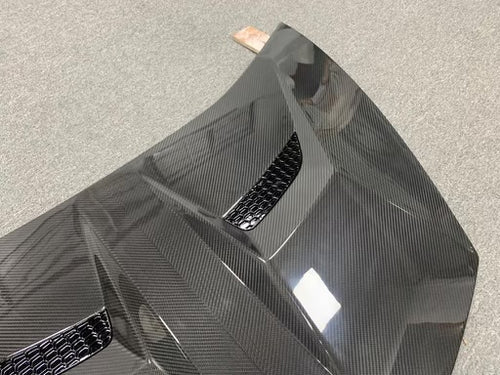 Lamborghini Huracan V Style Dry Carbon Fiber Hood